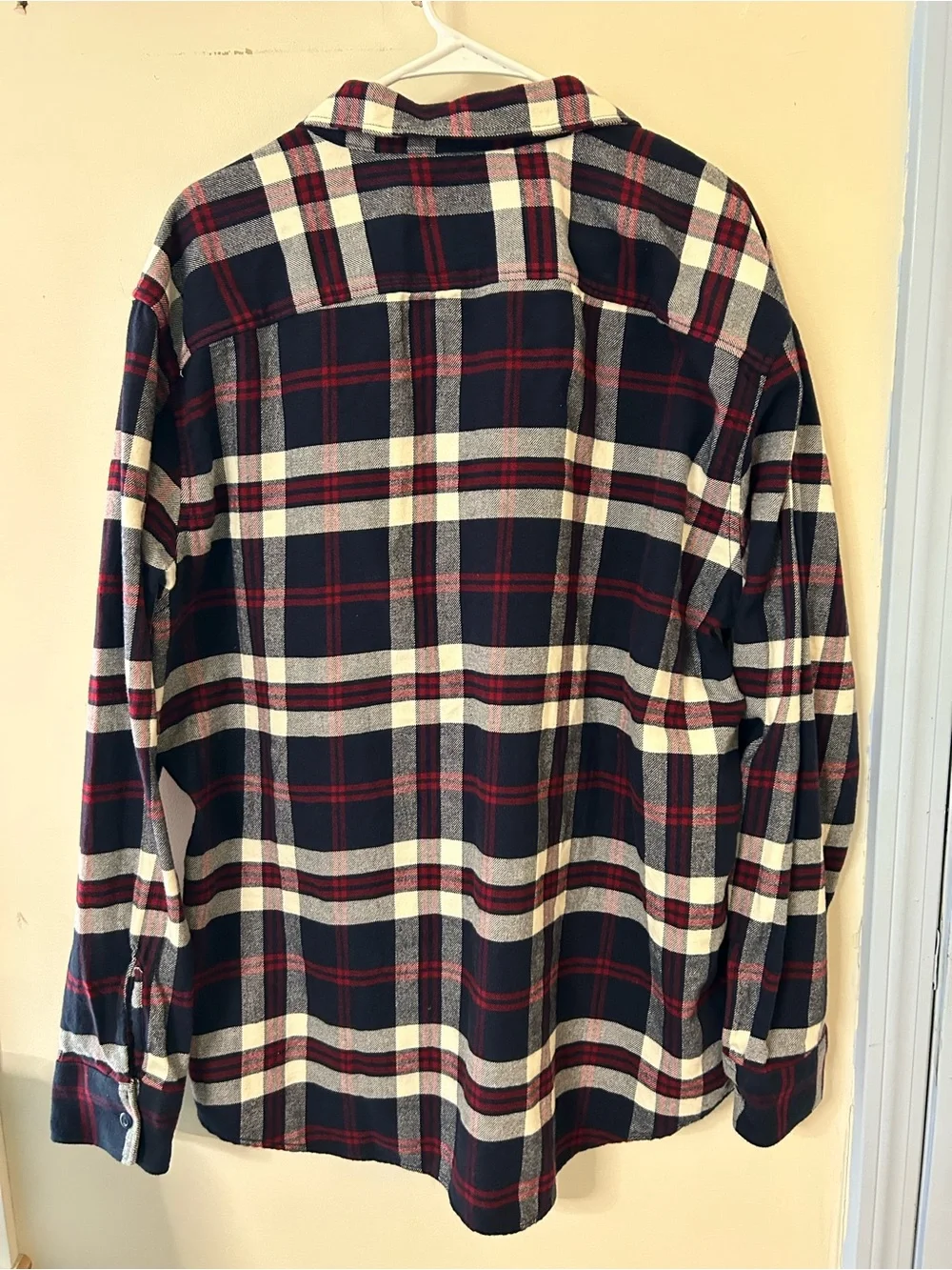 American Eagle Navy Red Cream Plaid Button-Up Shirt